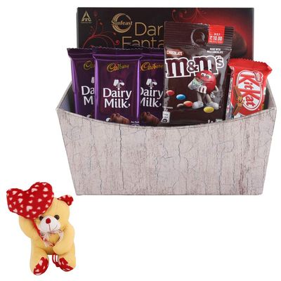 SFU E Com Attractive Basket With Chocolate | Valentine Heart Teddy Bear With Chocolate Combo | Valentine Chocolate Hamper | 896