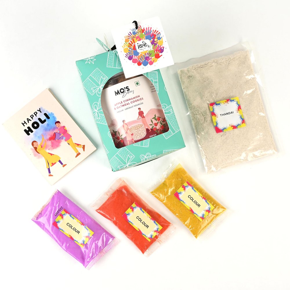 Mo's Bakery Holi Green Gift Box with Apple Cinnamon & Oatmeal Cookies,Thandai Mix & Holi Colours | Cookies Gift Box for Holi | Herbal Gulal 15g x 3 colours | Corporate & Festive Gifts | Skin Friendly Holi colour
