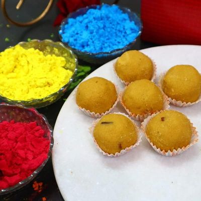 Blessing Decor Festive Treat - Celebrate Holi with Delicious Besan Laddu Sweets and 100% Natural Fragrant Colors (200 Grams Besan Laddu and 3 Organic Colour)