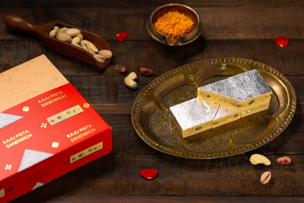 Kaju Pista Sandwich - 250 Gm