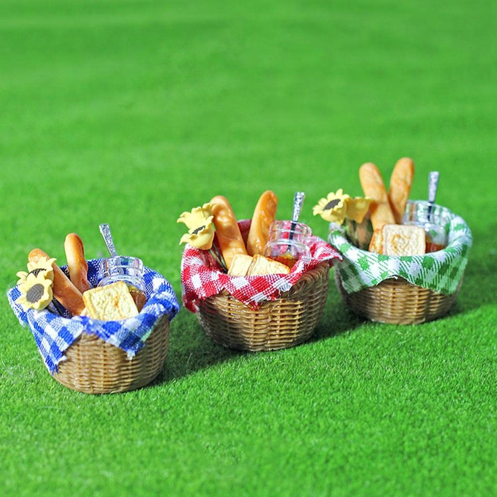 Fashion My Day 2xMini Miniature Bread Picnic Cloth with Basket 1/12 Doll House Red Plaid | Modern | Clothes & Accessories | Dolls
