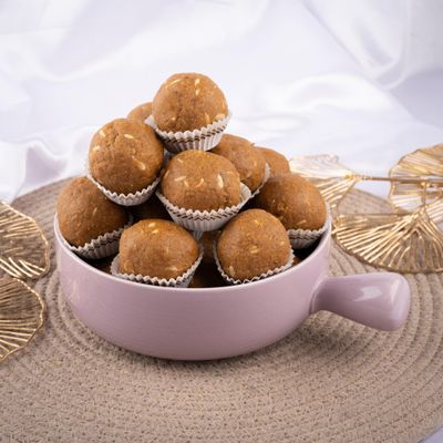 Besan Laddu 250g | Handmade Indian Sweets | Desi Ghee Mithai | Guilt-Free Treat | No Refined Sugar | No Palm Oil | Traditional Indian Dessert | Healthy Sweet Gift Pack | Festive Gift Hamper