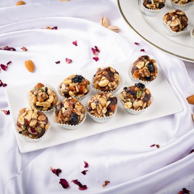 Honey Dry Fruit Laddu 200g | Premium Indian Sweet | Loaded with finest Khajoor, Cashews, Almonds, Walnuts & Ghee | Sweetened with Honey, No Refined Sugar | Healthy Mithai for Gifting & Snacking