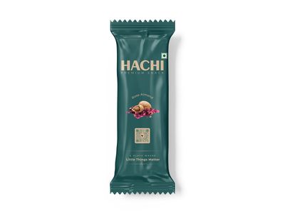 HACHI Rose Almond Granola | Crunchy Granola with Rolled Oats, Almonds, Rose Petals & Jaggery | Healthy Snack for Travel, Office & Tiffin | Pack of 4 (35g Each)
