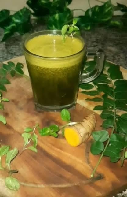 Fresh Green Detox Juice, Healthy Beverage with dhaniya,pudina, curry leaf and Turmeric 450ml