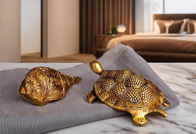 PITAL NAGRI ECRAFT Tortoise with SHANKH feng Shui Vastu urtle Figurine Sculpture, Brass Tortoise, Statue Brass Tortoise Shank Pooja Living Room Decorationfor Home Office 1.3 KG (Cobmo Set of -2)