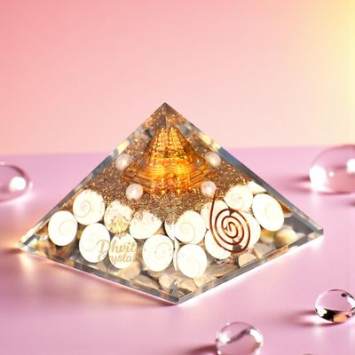 4 Inch Maha Laxmi Orgonite Pyramid with Shree Yantra, Rudraksha, Gomti Chakra & Pyrite | Vastu Dosh Nivaran | Wealth & Positivity Energy Generator (Maha Laxmi Gomati Chakra Pyramid, 4 Inches (90 mm))