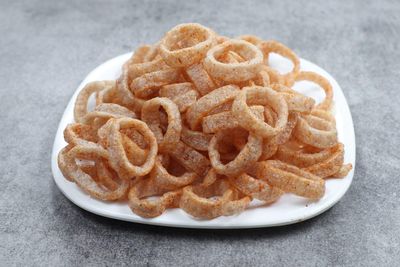 APLENTY Crunchy Onion Rings Fryums Papad with Tastemaker | Healthy Snacks | Fry Or Microwave | Lord of The Ring Shape (400g) - Pack of 2