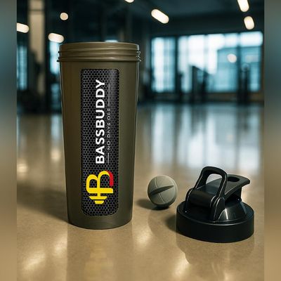 BassBuddy Protein Shaker Bottle 700 ml, Black, Gym Sports Mixer Cup with Carrying Handle,Leakproof Guarantee Sipper Bottle Ideal for Protein, Preworkout and Bcaas, BPA-Free Material for all type