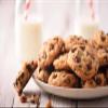 Royal Classic Choco Chips Cookies, Premium Chocolate Chip Biscuits in Tin Container, 400g (From Denmark) view 3