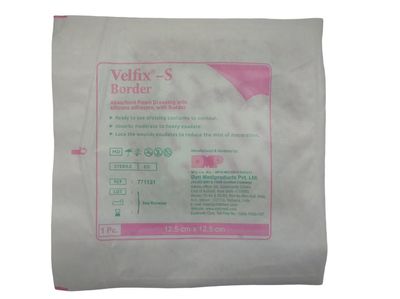Absorbent Foam Dressing With Silicone Adhesive with border, Size :12.5cm x12.5cm ) - 2 pcs