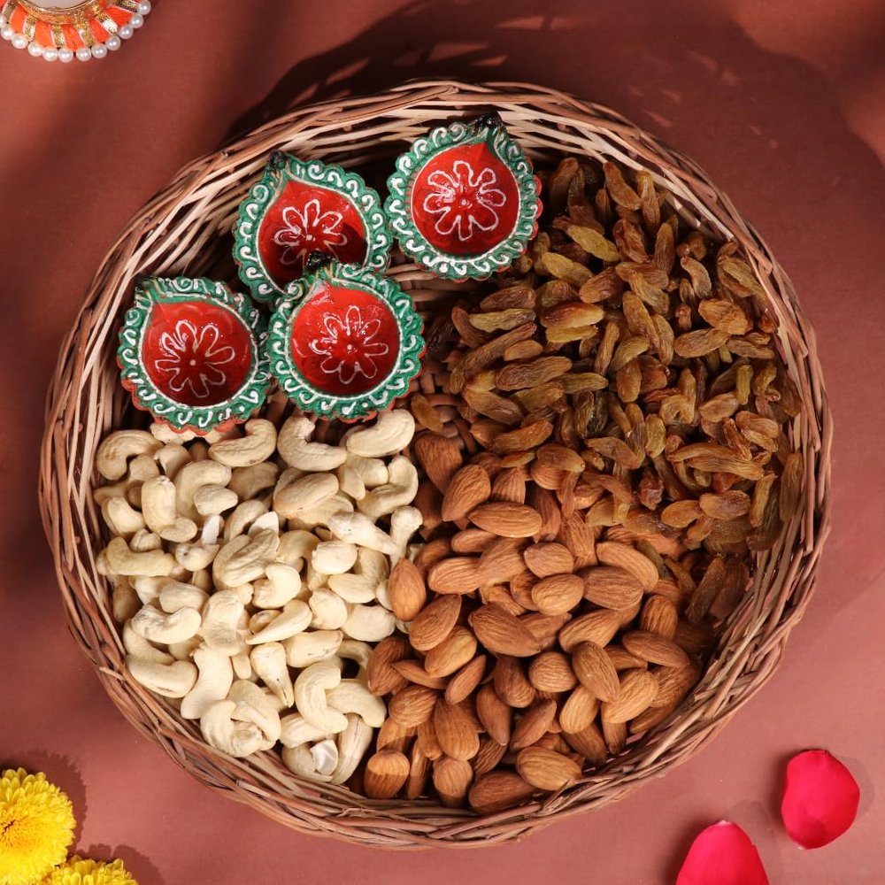 FlowerAura Premium Diwali Gift Box of Premium Mix Dry Fruits & Set of 4 Terracotta Diyas | Corporate Gifting | Tradational Diwali Gift For Relatives & Friends (Same Day Delivery)